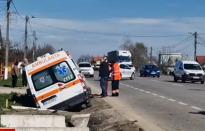 accident ambulanta bacau