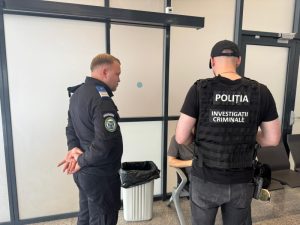 politie in aeroportul bacau